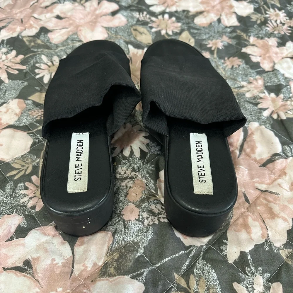 Steve Madden Black Slide Sandals Women’s Size 6 Flat Minimalist Slip On Platform - Picture 2 of 6